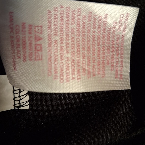 No Boundaries Classic Black Top - Picture 4 of 5